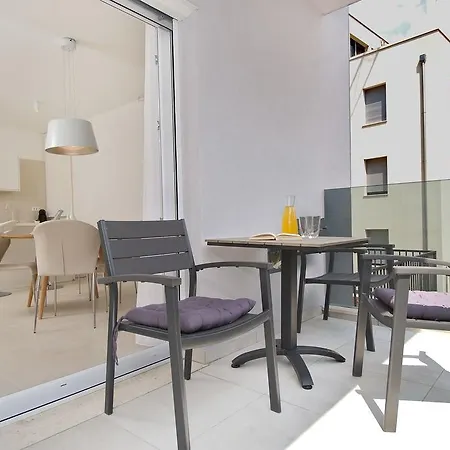 Deja Views - Znjan Apartamento