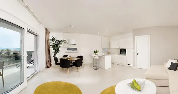 Deja Views - Znjan * ספליט