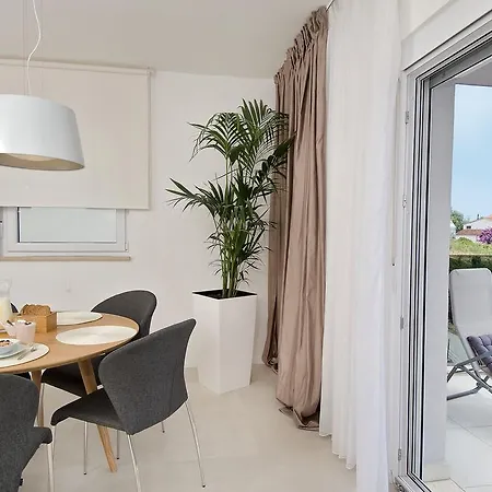 Deja Views - Znjan アパート